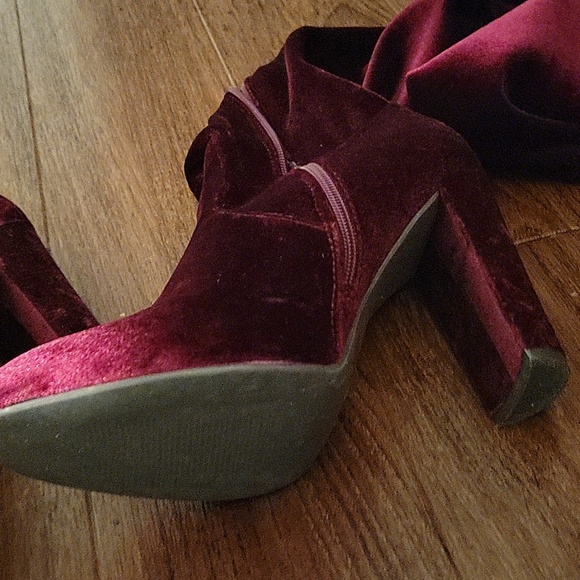 ☆☆ Host Pick☆Philipa Over the Knee Velour Boot - Picture 5 of 11